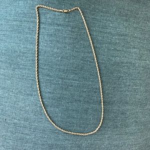Simple gold necklace